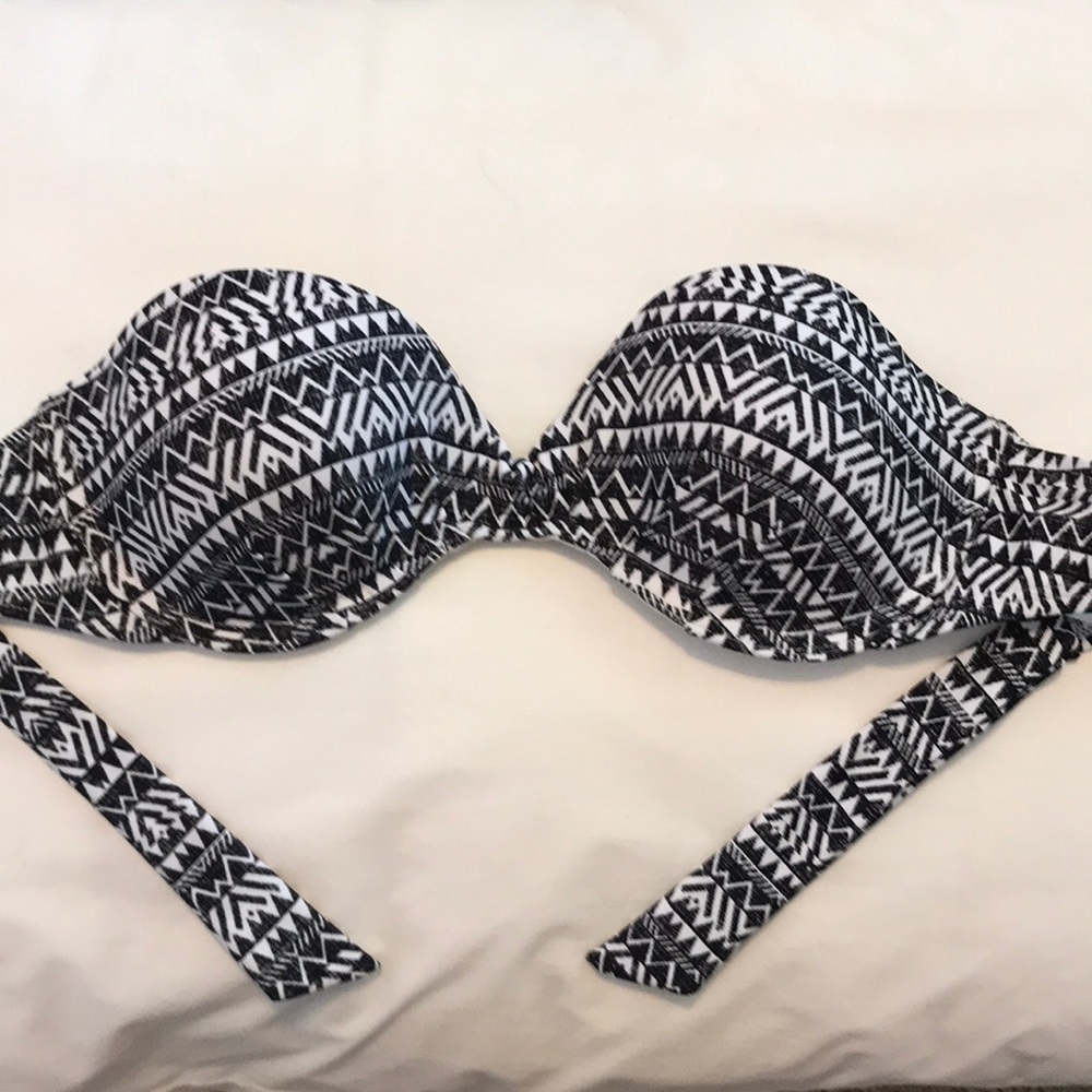 Strapless bikini top